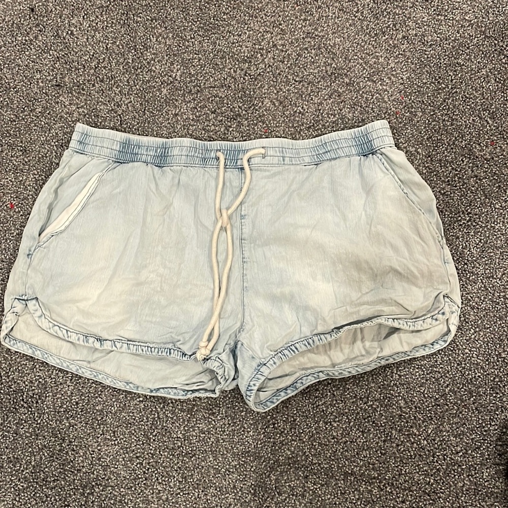 Kids large vanilla star shorts